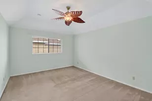 839 Lake Front Dr, Sacramento, CA 95831 - Photo 35