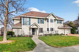 839 Lake Front Dr, Sacramento, CA 95831 - Photo 1