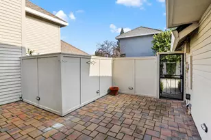 839 Lake Front Dr, Sacramento, CA 95831 - Photo 19