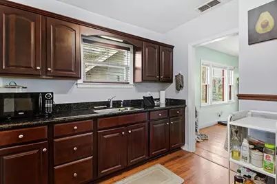 1824 Larkin Way, Sacramento, CA 95818 - Photo 9