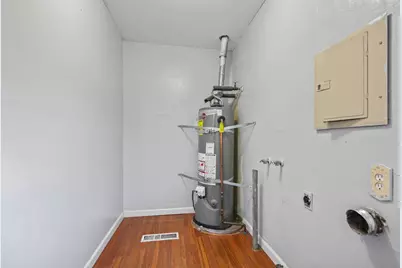 2075 W Monterey Avenue, Stockton, CA 95204 - Photo 13