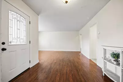 2075 W Monterey Avenue, Stockton, CA 95204 - Photo 3