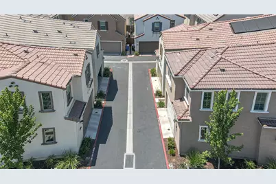 10448 Oboe Way, Elk Grove, CA 95757 - Photo 3