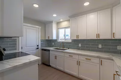 4941 Alcott Drive, Sacramento, CA 95820 - Photo 17