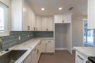 4941 Alcott Dr, Sacramento, CA 95820 - Photo 19