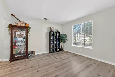 9479 Winding River Way, Elk Grove, CA 95624 - Photo 5