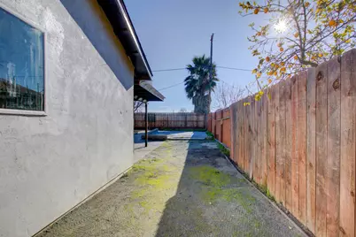 8822 Globe Avenue, Dos Palos, CA 93620 - Photo 29