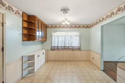 6613 Demaret Drive, Sacramento, CA 95822 - Photo 9