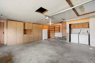 6613 Demaret Dr, Sacramento, CA 95822 - Photo 21