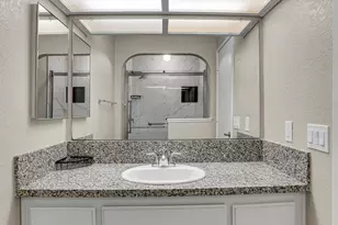 8001 Benz Ct, Sacramento, CA 95828 - Photo 25