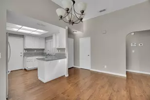 8001 Benz Ct, Sacramento, CA 95828 - Photo 19