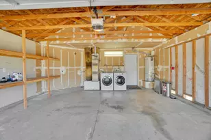 8001 Benz Ct, Sacramento, CA 95828 - Photo 33