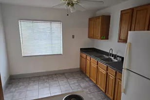 810 Lampasas, Sacramento, CA 95815 - Photo 23