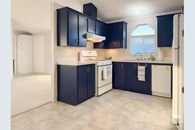 E Yosemite #8, Manteca, CA 95336 - Photo 9