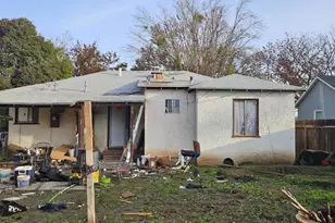 832 W 9th St, Merced, CA 95341 - Photo 27