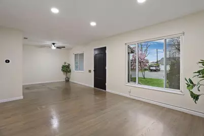 32 S Corinth Avenue, Lodi, CA 95242 - Photo 17