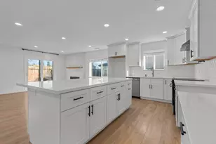 6821 Silverthorne Cir, Sacramento, CA 95842 - Photo 11