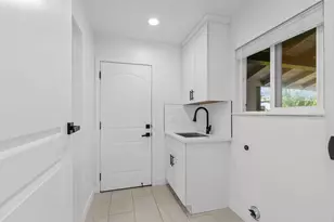 6821 Silverthorne Cir, Sacramento, CA 95842 - Photo 13