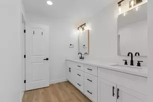 6821 Silverthorne Cir, Sacramento, CA 95842 - Photo 21