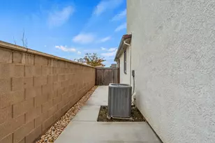 10398 Costa Nova Cir, Elk Grove, CA 95757 - Photo 45