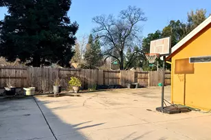 8100 Auberry Drive, Sacramento, CA 95828 - Photo 35