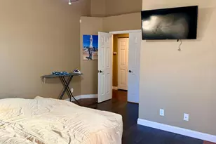 8100 Auberry Drive, Sacramento, CA 95828 - Photo 15