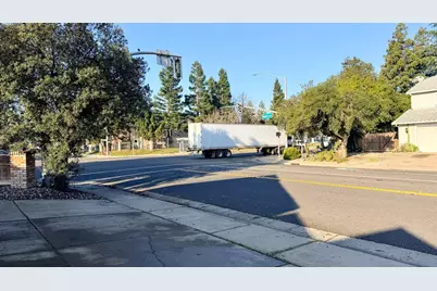 8100 Auberry Drive, Sacramento, CA 95828 - Photo 43