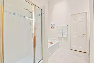 8475 Camino Vista Way, Elk Grove, CA 95624 - Photo 17