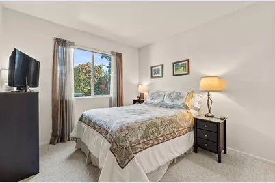 8475 Camino Vista Way, Elk Grove, CA 95624 - Photo 19
