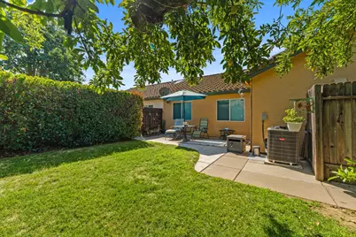 8475 Camino Vista Way, Elk Grove, CA 95624 - Photo 27