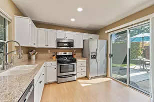8475 Camino Vista Way, Elk Grove, CA 95624 - Photo 11