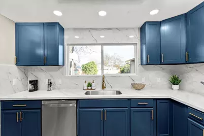 221 W Pearl Avenue, Stockton, CA 95207 - Photo 15