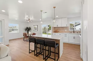 2462 Town Cir, Sacramento, CA 95821 - Photo 11