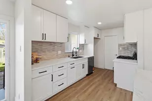 2462 Town Cir, Sacramento, CA 95821 - Photo 15