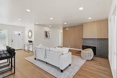2462 Town Circle, Sacramento, CA 95821 - Photo 7