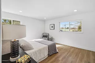 2462 Town Cir, Sacramento, CA 95821 - Photo 23