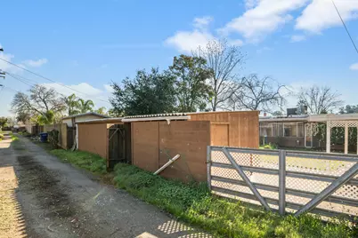 2043 Ellis St, Modesto, CA 95354 - Photo 43