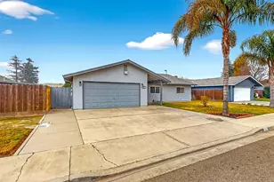 2405 NE Bucknell St, Turlock, CA 95382 - Photo 3