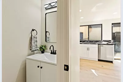 6892 Calvine Road, Sacramento, CA 95823 - Photo 9