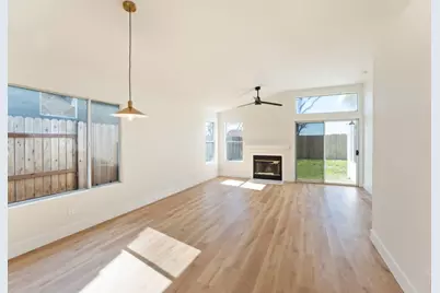 8438 Cold Water Court, Elk Grove, CA 95624 - Photo 5