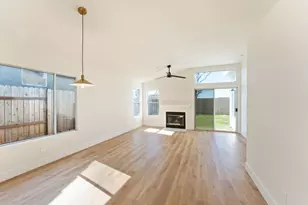 8438 Cold Water Ct, Elk Grove, CA 95624 - Photo 5