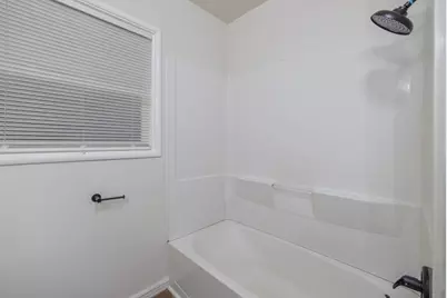 980 E Apricot Avenue, Tulare, CA 93274 - Photo 21