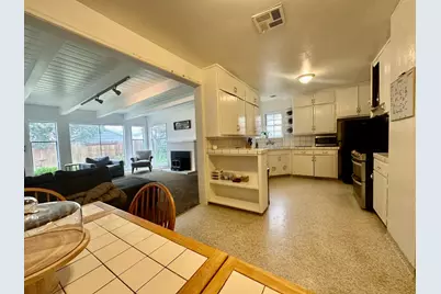 65 W Mariposa Avenue, Stockton, CA 95204 - Photo 7