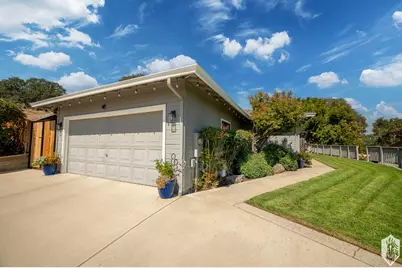 804 Hillswood Court, Oakdale, CA 95361 - Photo 11
