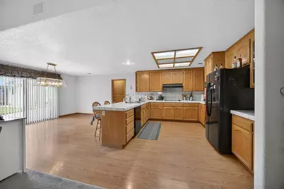 740 Lake Canyon Avenue, Galt, CA 95632 - Photo 9