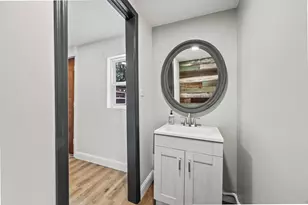 2220 9th St, Sacramento, CA 95818 - Photo 17