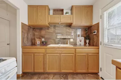 105 Yosemite Street, Roseville, CA 95678 - Photo 11