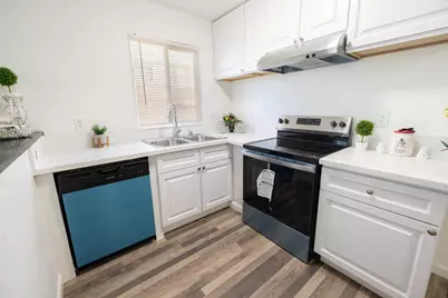 6337 Sunrise South Drive, Sacramento, CA 95824 - Photo 5