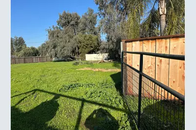 977 N Canyon Drive, Modesto, CA 95351 - Photo 11