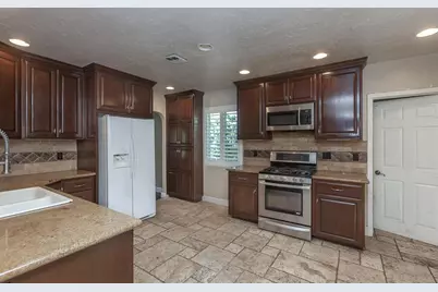 8160 Encino Avenue, Stockton, CA 95209 - Photo 23